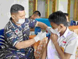 Peduli Kepada Masyarakat Ditunjukkan Lantamal VIII dan Jajaran dengan Konsisten Laksanakan Vaksinasi