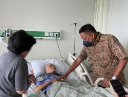 Gubernur Olly Doakan Sastrawan Indonesia Remy Sylado
