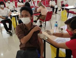 Unsrat – Pemkot Manado Sinergi Gelar Vaksinasi Booster