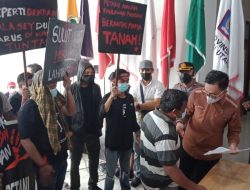 Warga: Lebih Baik Kami Dibunuh Semua