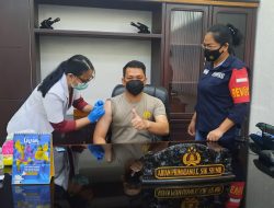 Gerai Vaksin Presisi Polres Tomohon, Kapolres Tegaskan Personil Wajib Ikut Booster