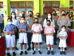 Tinjau Vaksinasi Massal di Singkil Manado, Kapolda Sulut: Kepolisian Sudah Mengambil Langkah-langkah Antisipasi