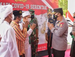 Tokoh Agama di Jatim Ikut Vaksinasi, Kapolri: Jadi Penyemangat Kita Semua