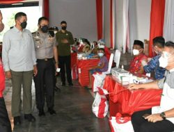 Presiden Jokowi Tinjau Program Vaksinasi di Kota Bitung
