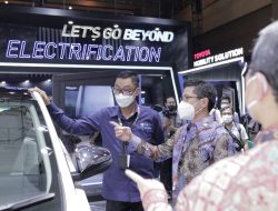 PLN Dukung Toyota Kembangkan Mobil Listrik di Indonesia