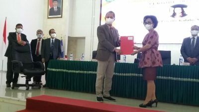 Flora Kalalo Maju Bertarung di Pilrek Unsrat 2022-2026