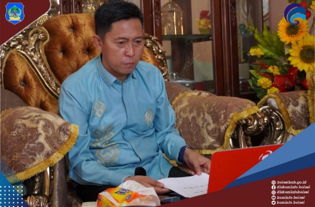 Caption: Bupati Iskandar Kamaru saat menjadi narsum yang digelar secara virtual oleh Fakultas Kedokteran UPN Veteran Jakarta, Jumat (8/4/2022). (IST)