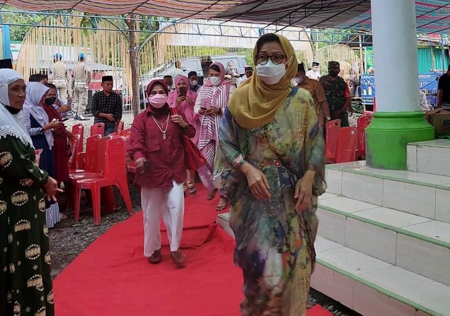 Bupati Yasti Berbagi Berkah Saat Buka Puasa di Nonapan
