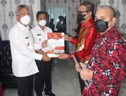 Bupati Minsel Tunjuk Ferry Lengkong dan Alfrets Rorimpandei jadi Staf Khusus
