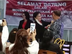 Anggie Onibala Lantik Pengurus KDS Minahasa Selatan