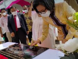 Bupati Yasti Resmikan Gedung GPdI Desa Poigar II