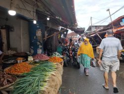 Harga Bahan Pokok di Pasar Girian Bitung Masih Tinggi