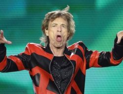 Mick Jagger Dikarantina Covid-19, Pertunjukan Rolling Stones Batal