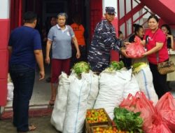 Lantamal VIII Peduli Korban Abrasi Pantai Amurang