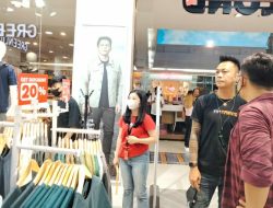 Antrian Panjang, Pengunjung Serbu Re-Opening 3Second Store Manado
