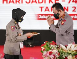 Kapolri Minta Polwan Raih Lagi Kepercayaan Masyarakat Lewat Pendekatan Humanis