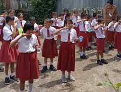 SD Inpres 07/83 Batusaiki Edukasi Peserta Didik Cara Bersikat Gigi