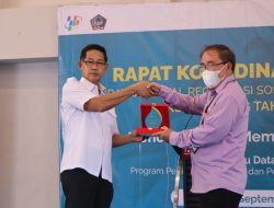 Hengky Honandar Buka Rakor Regsosek Kota Bitung