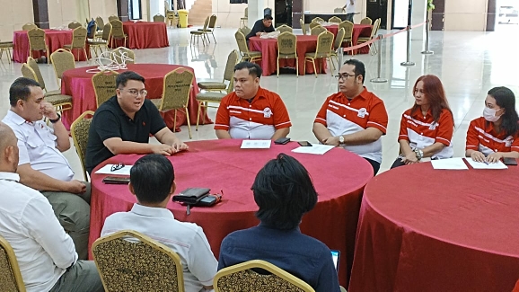 Pematangan turnamen eSport oleh Pengprov ESI Sulawesi Utara dibawah kepemimpinan Rio Dondokambey. (foto: ist)