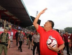 Olly Ajak Dukung Laga Sulut United di Stadion Klabat