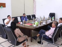 Ditengah Kesibukan, Wabup RD Masih Ikut Perkuliahan