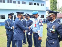 Danlanud Sam Ratulangi Beri Reward Prajurit Berprestasi di Hari Pahlawan