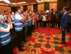 Presiden Jokowi Apresiasi Kerja Keras Seluruh Pihak, Angkat Jempol untuk PLN