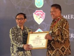 Komitmen Terapkan Sistem Merit, Gubernur Olly Raih Anugerah Meritokrasi 2022