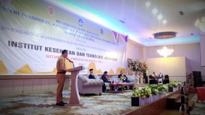Wakili Wali Kota Tatong Bara, Asisten l Hadiri Pelantikan Rektor Institut Kesehatan