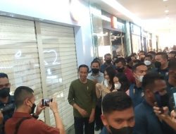 Bapak Ibu Mundur Sedikit Atau Saya Dorong…