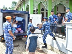 Kasau Bantu Warga Korban Banjir di Molas Manado
