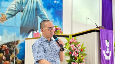 Ini Pesan Khusus Ronald Lumbuun Kepada Warga Binaan Saat Ibadah di Rutan Manado