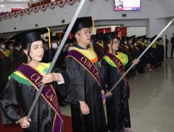 Prof Berty Sompie Lepas 1.239 Wisudawan Unsrat