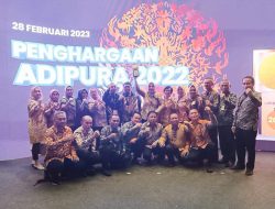 Wali Kota Tatong Bara Terima Piala Adipura ke-9