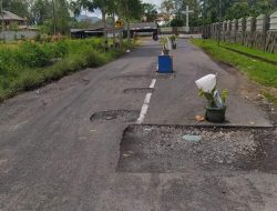 Jalan Rusak di Kakaskasen Tiga Tak Kunjung Diperbaiki, Warga : Sudah Ada Korban