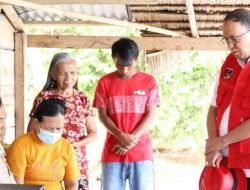 Kunjungi Bukit Tinggi, Bupati ROR Doakan Hukum Tua Yang Sakit