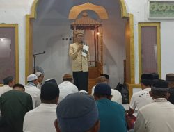 Sholat Tarawih di Desa Luwoo, Bupati Iskandar Ajak Jamaah Bersatu dan Saling Mengikhlaskan