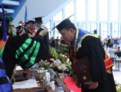 Diwisuda, Wabup RD Sandang Gelar Magister Administrasi Publik