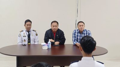 Kadivim Beri Arahan dan Tinjau Kesiapan Petugas Imigrasi pada Penerbangan Perdana Rute Manado-Narita