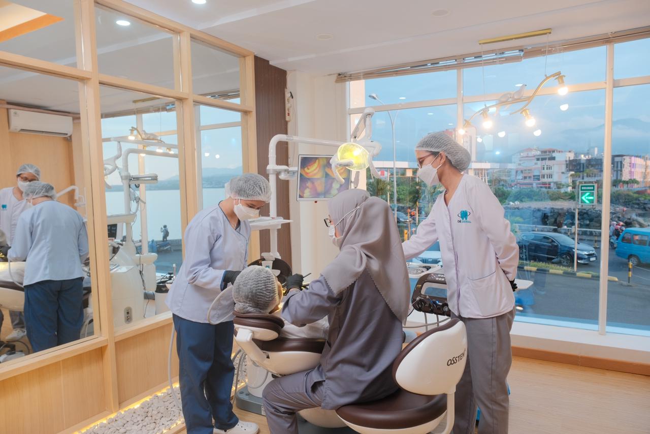 DE Dental merupakan klinik yang memiliki fasilitas canggih serta tenaga medis profesional