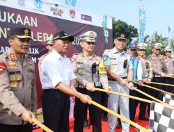 Menko PMK, Kakorlantas Polri dan Dirut Jasa Raharja Gelar Pelepasan Mudik Balik One Way di Gerbang Tol Kalikangkung