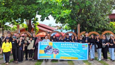 TURUN DESA: DPC Petelki saat turun ke desa Bunaken.