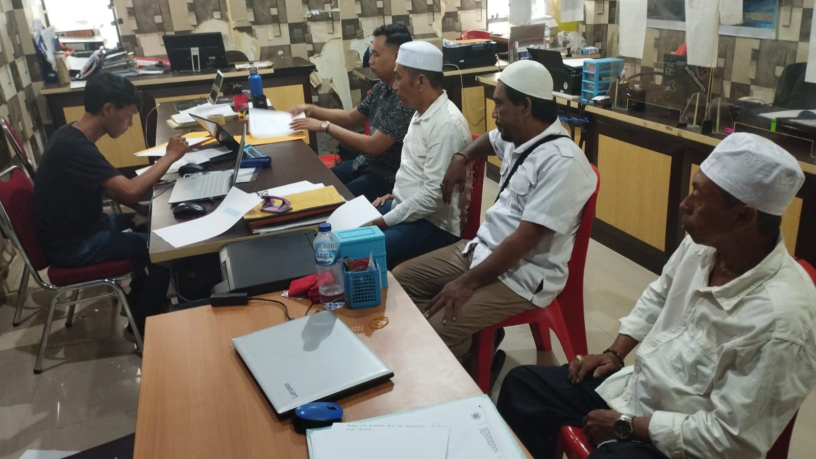 MELAPOR: Forum Muhibbin Manado melaporkan Imaduddin ke Polda Sulut. Mereka tidak terima dengan pernyataan terkait tak ada habaib di Indonesia.