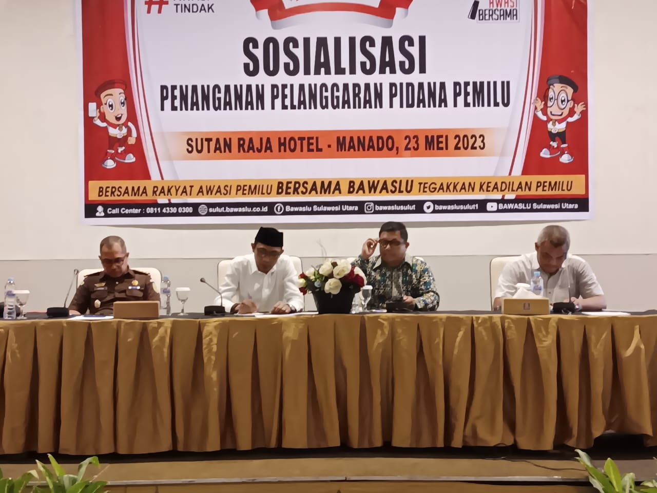 SAMPAIKAN: Sosialisasi yang dilaksanakan Bawaslu Sulut.