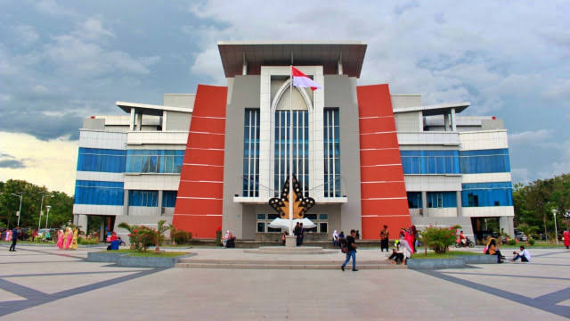 Gedung Rektorat UNG