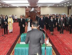 Prof Berty Sompie Lantik Senat Unsrat Periode 2023/2027