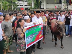 Gubernur Sulut Olly Dondokambey Salurkan Bantuan Sapi Kurban ke Pengurus Masjid