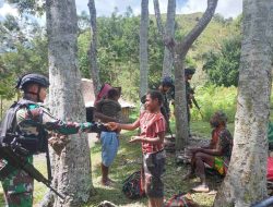 Senyum Salam Sapa, Strategi Satgas 712/Wiratama Menyatu dengan Hati Warga Papua