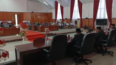 5 Jam Paripurna Molor, Kinerja DPRD Bolsel Disorot