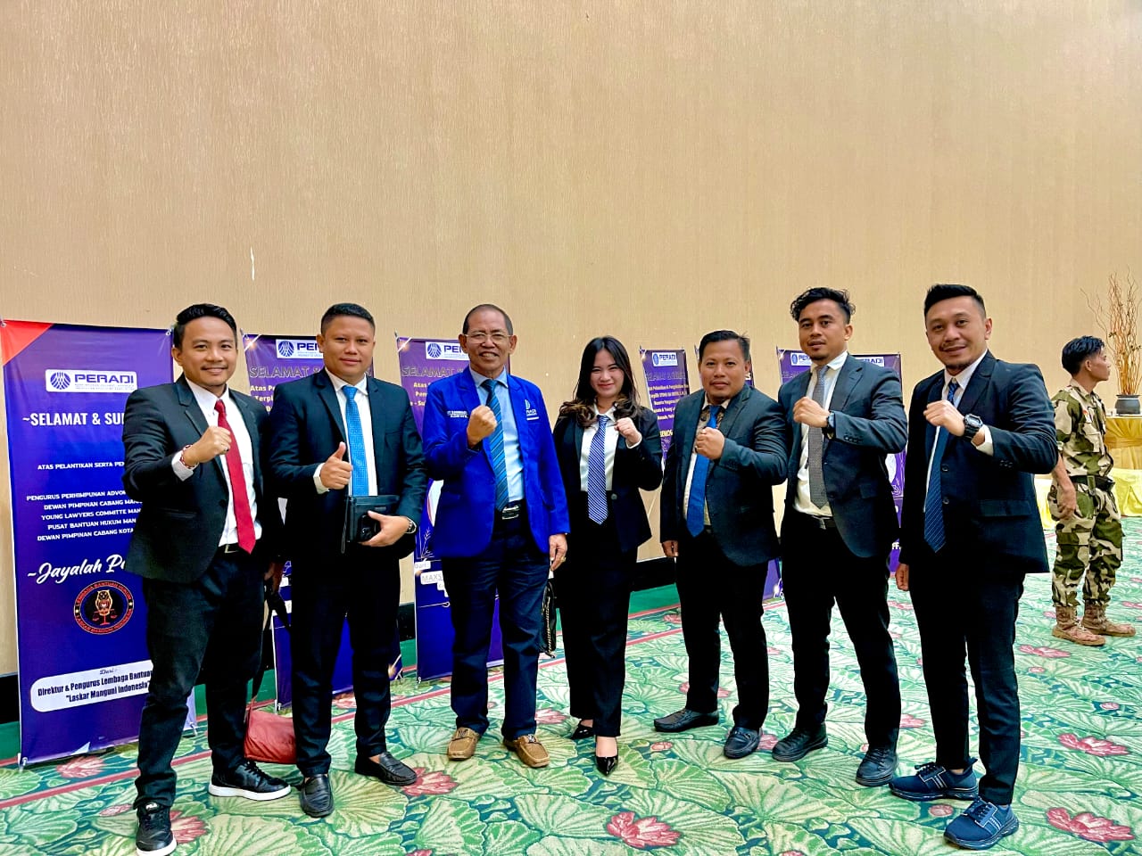 SAH: Pengurus DPC Peradi Kotamobagu usai pelantikan.